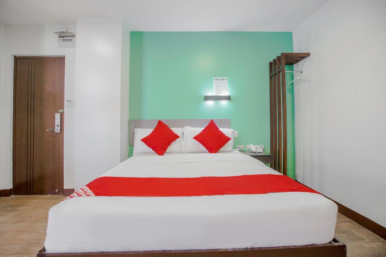 Oyo 637 Fox Hotel Quezon City Exterior foto